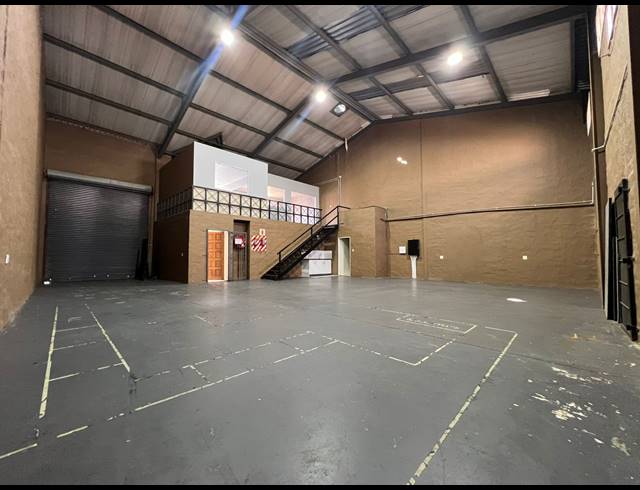 252M² WAREHOUSE TO LET IN RANDJESPARK